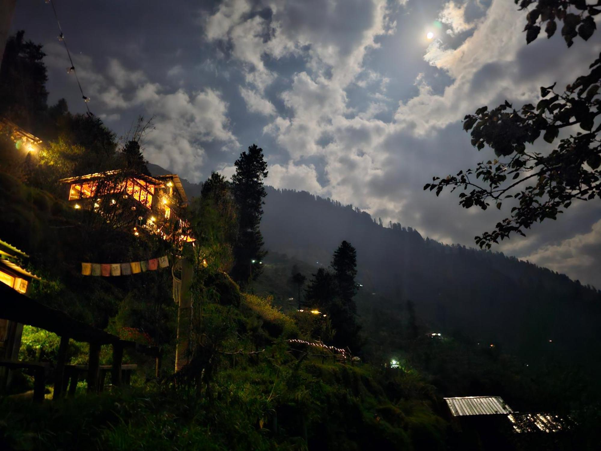 Parvatis Lap Luxury Hostel & Camps Kasol Eksteriør bilde